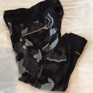 Athleta camo tights xs